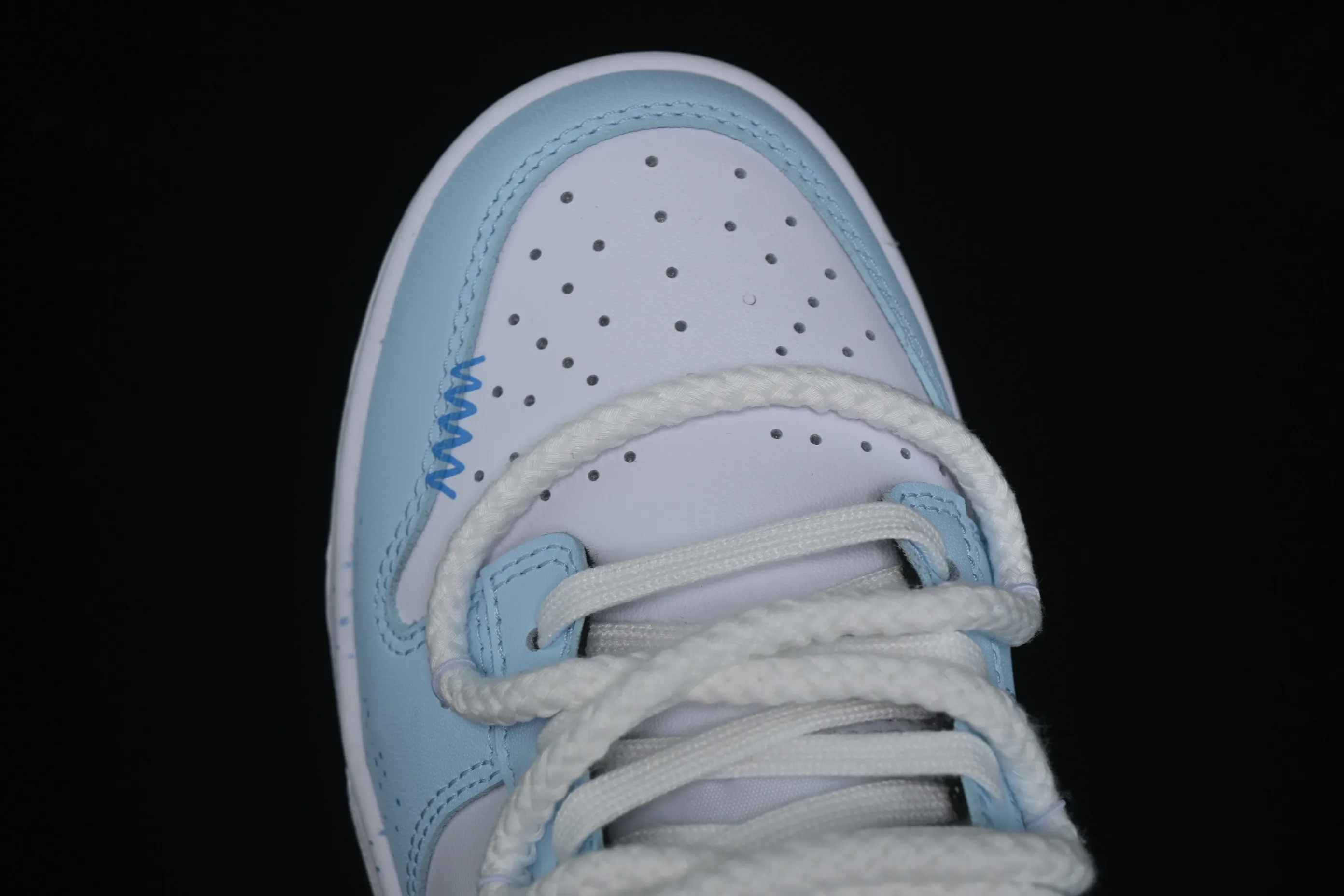 All categories Nk SB Dunk Series Nk SB Dunk Low High-end customized low-top sneakers Nike SB Dunk Low Blue Ocean Strappy low-top casual sneakers DD1503-101
